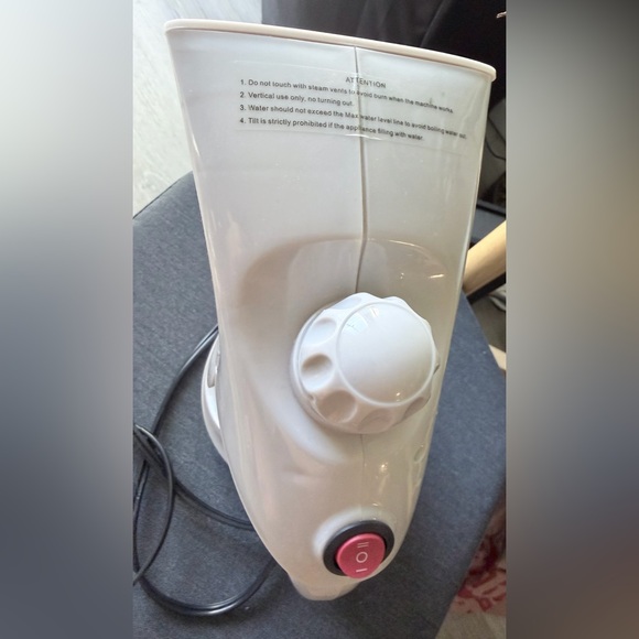Kensie Handheld Garment Steamer - Picture 7 of 13